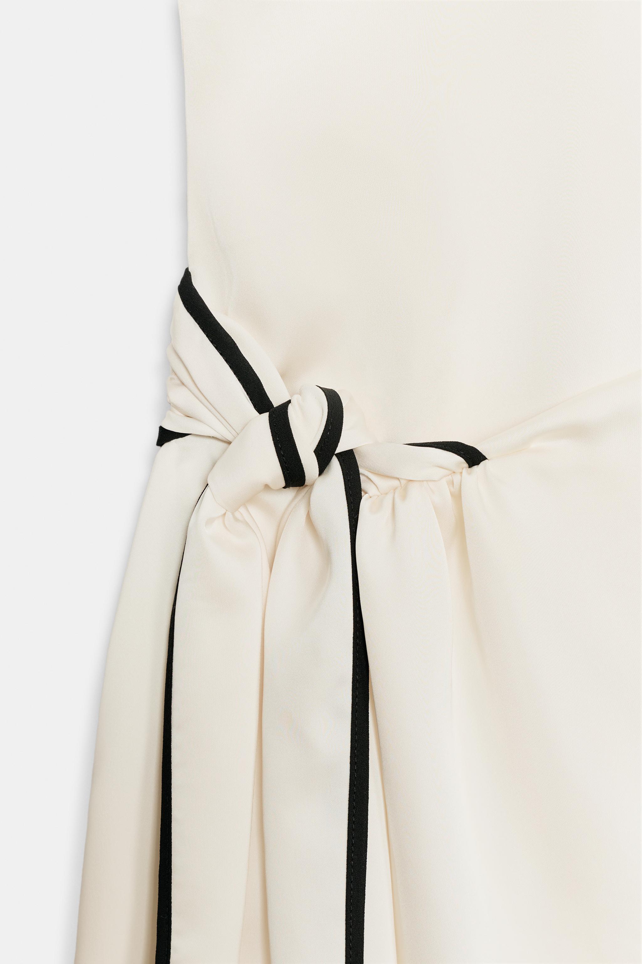 CONTRAST PIPING WRAP MIDI DRESS